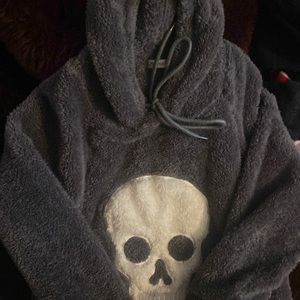 SKULL HOODIE NO POCKETS, super fuzzy SMALL